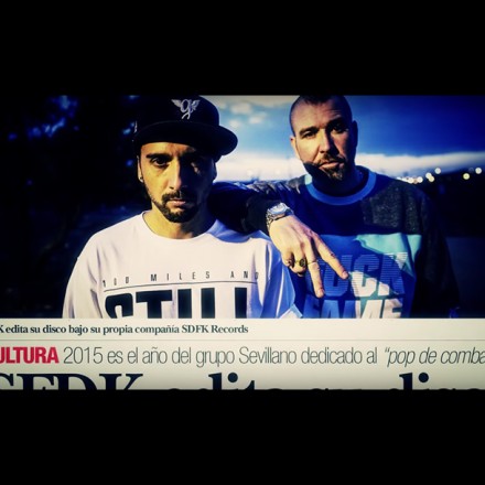 Video lyric de SFDK “Manos en el aire”